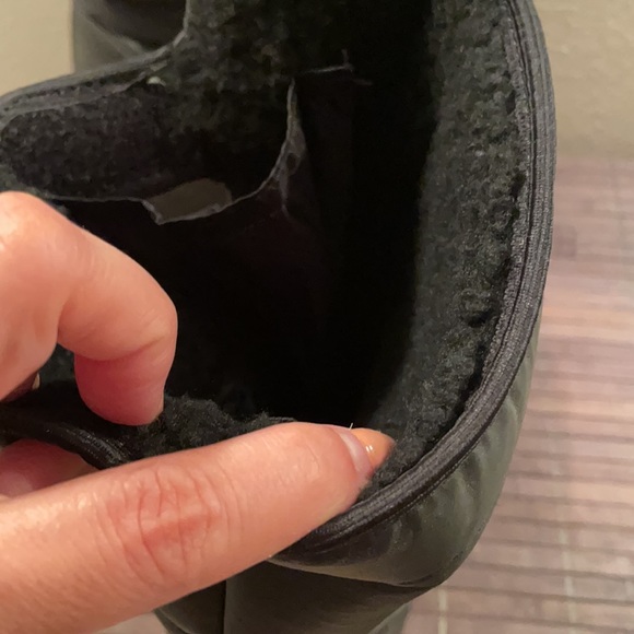 Boys Snow Boots- Minimal Wear⛄️❄️ - Picture 6 of 7